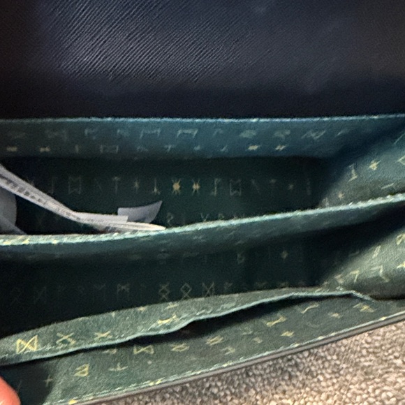 Loungefly Disney Marvel Loki hardware crossbody bag faux leather green/black - Picture 4 of 7